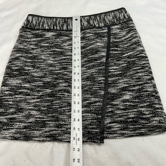 White House Black Market Heathered‎ Black White Skirt - Picture 3 of 8